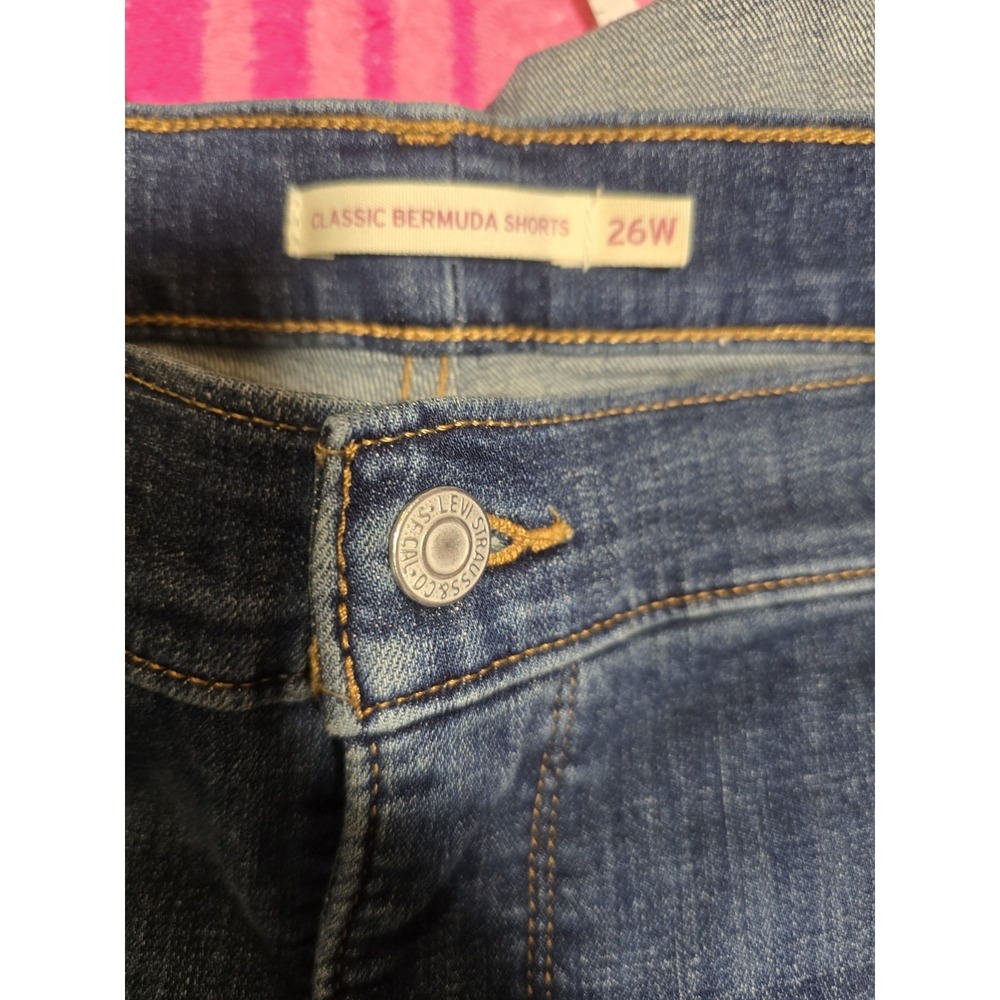 Levis Shorts Womens Size‎ 26W Blue Denim Classic Bermuda High Rise NwT - Picture 4 of 5